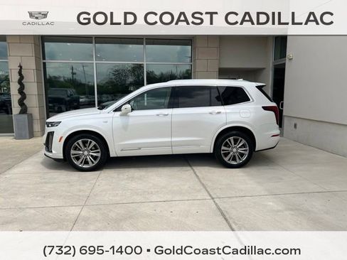 Certified 2023 Cadillac XT6 Premium Luxury AWD/4WD image 3