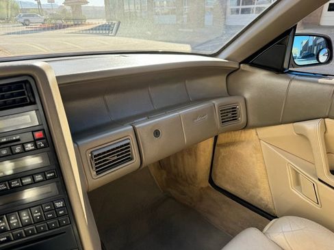 Used 1993 Cadillac Allante image 12