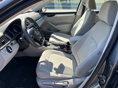 Used 2017 Volkswagen Passat 1.8T S FWD image 12