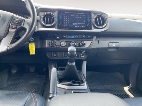 Used 2017 Toyota Tacoma TRD Pro AWD/4WD image 11