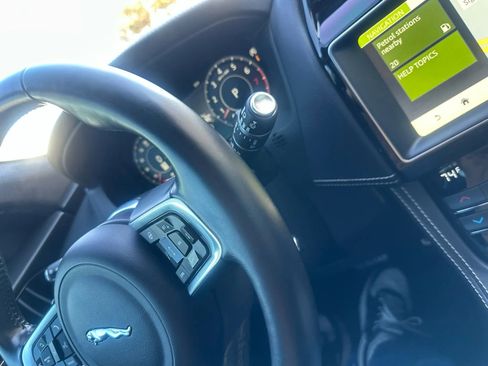 Used 2019 Jaguar F-PACE S image 36