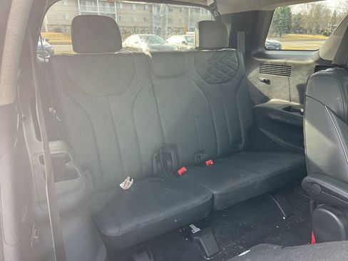 Used 2022 Hyundai Palisade Limited image 4