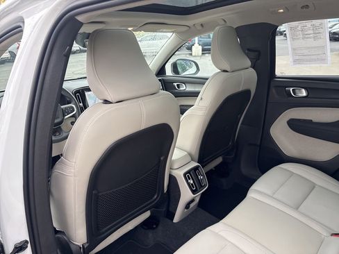Certified 2026 Volvo XC40 B5 Plus AWD/4WD image 24