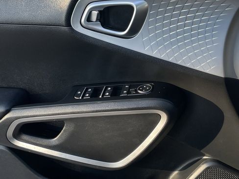 Used 2024 Kia Soul LX w/ Option Group 015 image 19