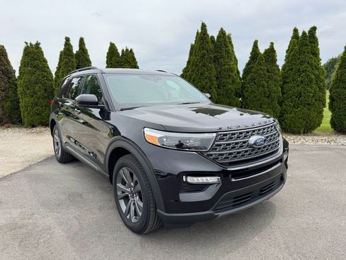 Certified 2023 Ford Explorer XLT w/ Equipment Group 202A AWD/4WD image 36