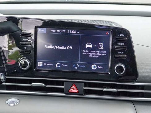 Certified 2023 Hyundai Elantra Limited FWD image 14
