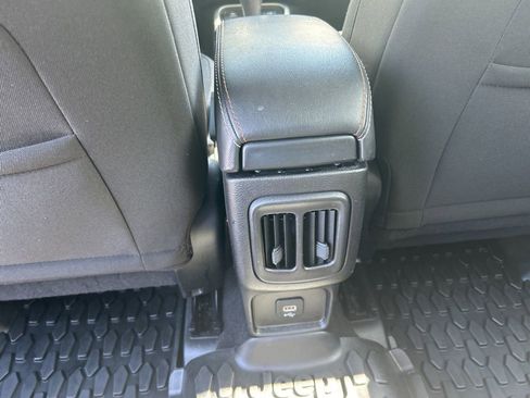 Used 2021 Jeep Compass Sport FWD image 28