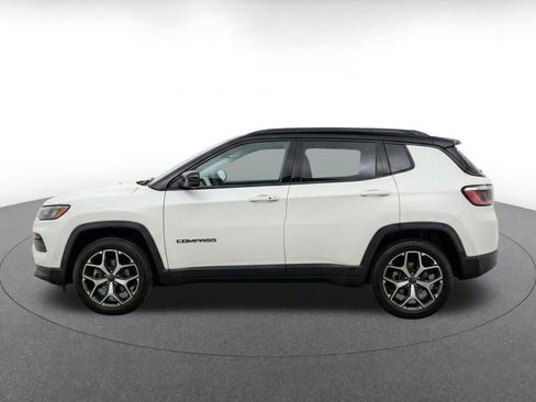 Used 2025 Jeep Compass Limited AWD/4WD image 4