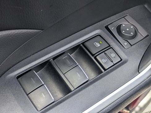 Used 2025 Toyota RAV4 XLE AWD/4WD image 26