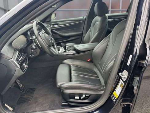 Used 2022 BMW 530i xDrive w/ M Sport Package AWD/4WD image 18