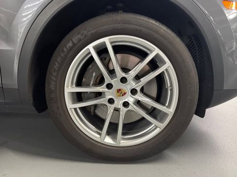 Used 2023 Porsche Cayenne image 15