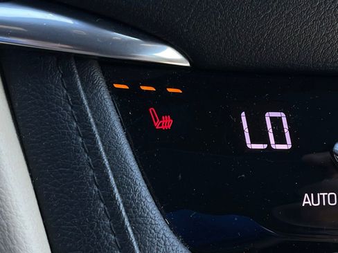 Used 2017 Cadillac XT5 Luxury w/ Driver Awareness Package FWD image 14