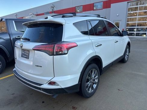 Used 2018 Toyota RAV4 Limited image 16