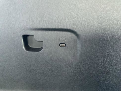 Used 2024 Chevrolet Traverse RS image 64