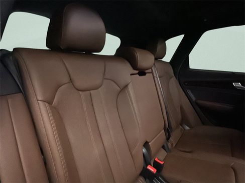Used 2018 Audi Q5 2.0T Premium Plus w/ Premium Plus Package image 15