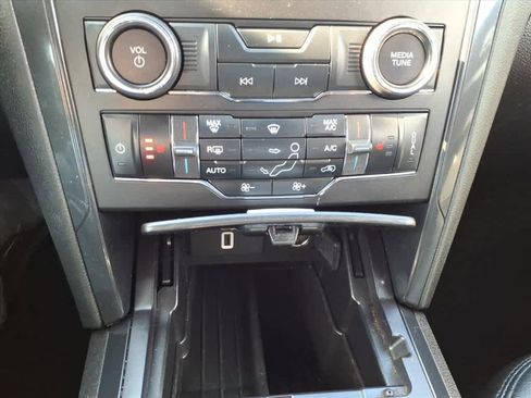 Used 2018 Ford Explorer XLT w/ Equipment Group 202A image 21