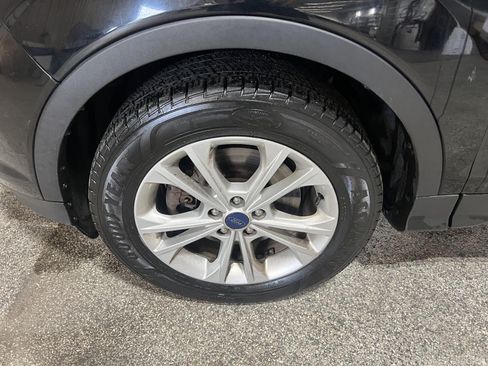 Used 2017 Ford Escape SE w/ Equipment Group 201A AWD/4WD image 28