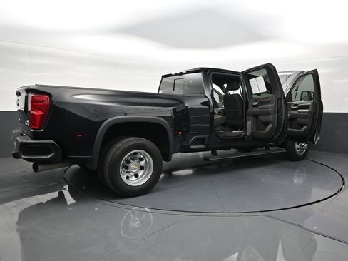 Used 2025 Chevrolet Silverado 3500 High Country w/ High Country Premium Package AWD/4WD image 28
