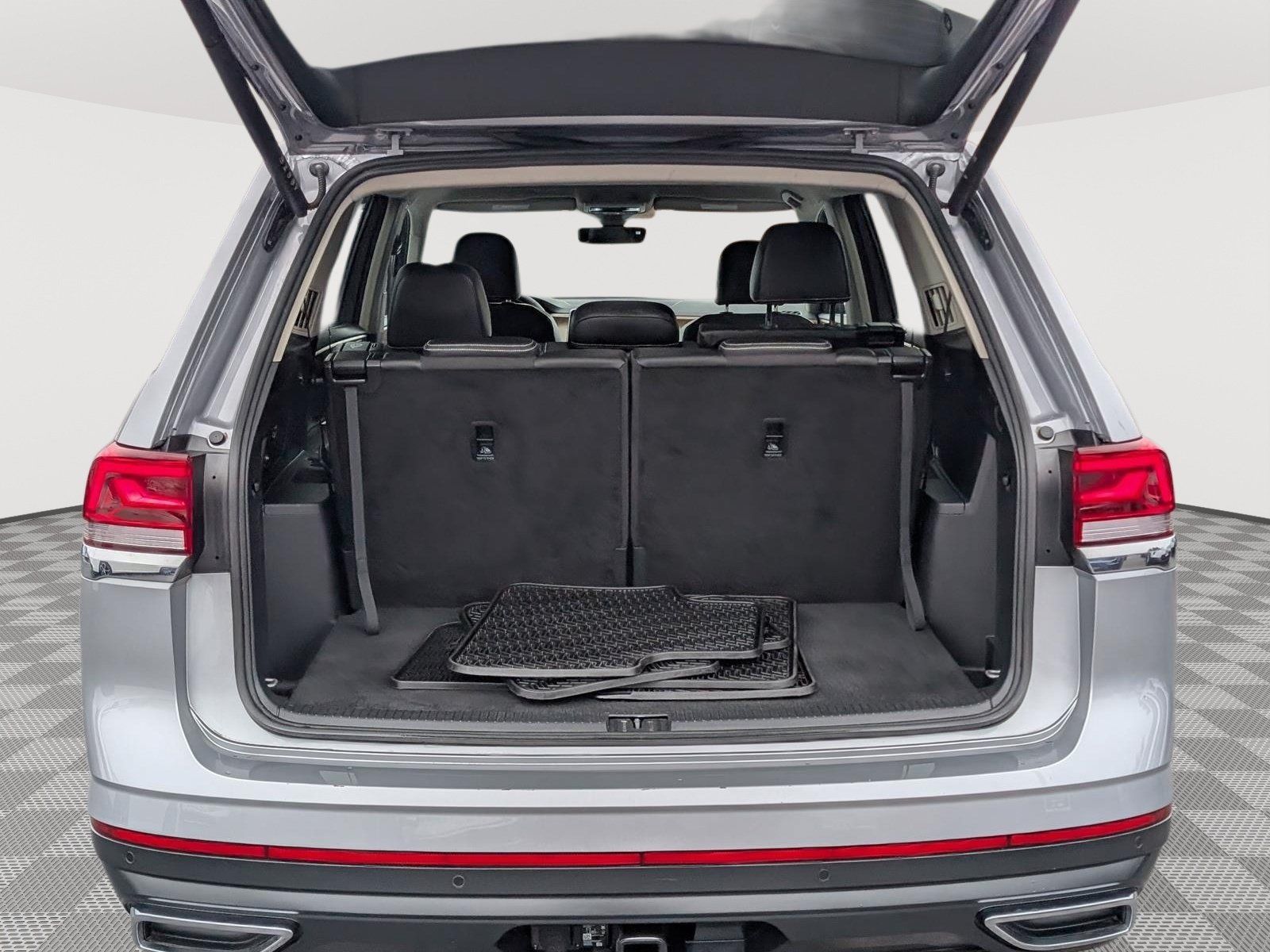 Used 2024 Volkswagen Atlas SE AWD/4WD image 14