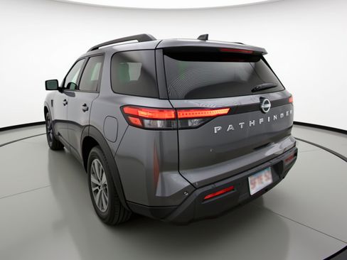 Used 2025 Nissan Pathfinder SV AWD/4WD image 6
