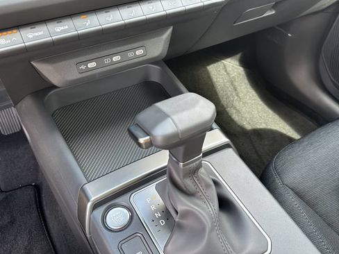Used 2027 Kia Seltos LX FWD image 23