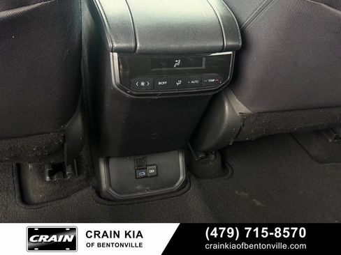 Used 2022 Toyota Highlander LE AWD/4WD image 28