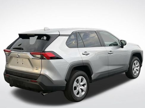 Used 2025 Toyota RAV4 LE AWD/4WD image 6