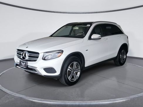 Used 2019 Mercedes-Benz GLC 350e 4MATIC image 3