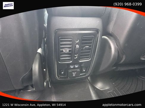 Used 2018 Jeep Grand Cherokee Overland AWD/4WD image 22