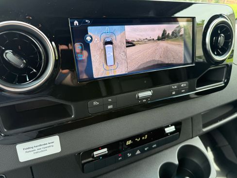 New 2025 Mercedes-Benz Sprinter 2500 image 18