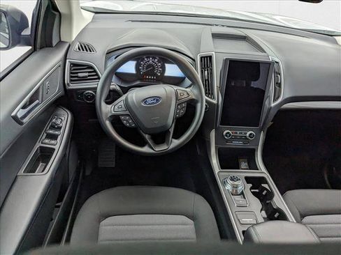 New 2024 Ford Edge SE image 9