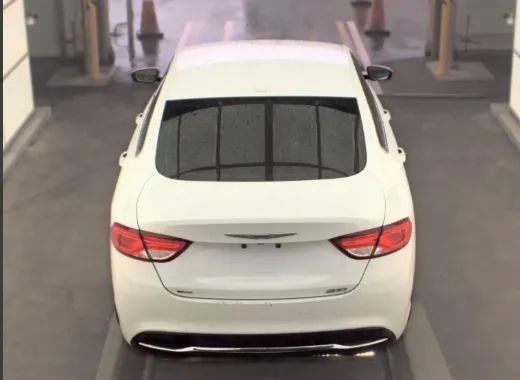Used 2015 Chrysler 200 Limited w/ Convenience Group FWD image 4