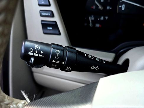 Used 2004 Cadillac XLR image 19