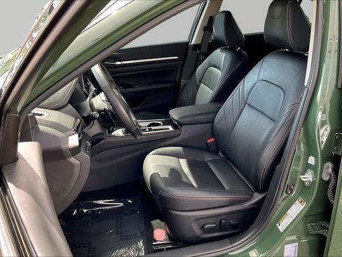 Used 2025 Nissan Altima 2.5 SR w/ SR Premium Package FWD image 8