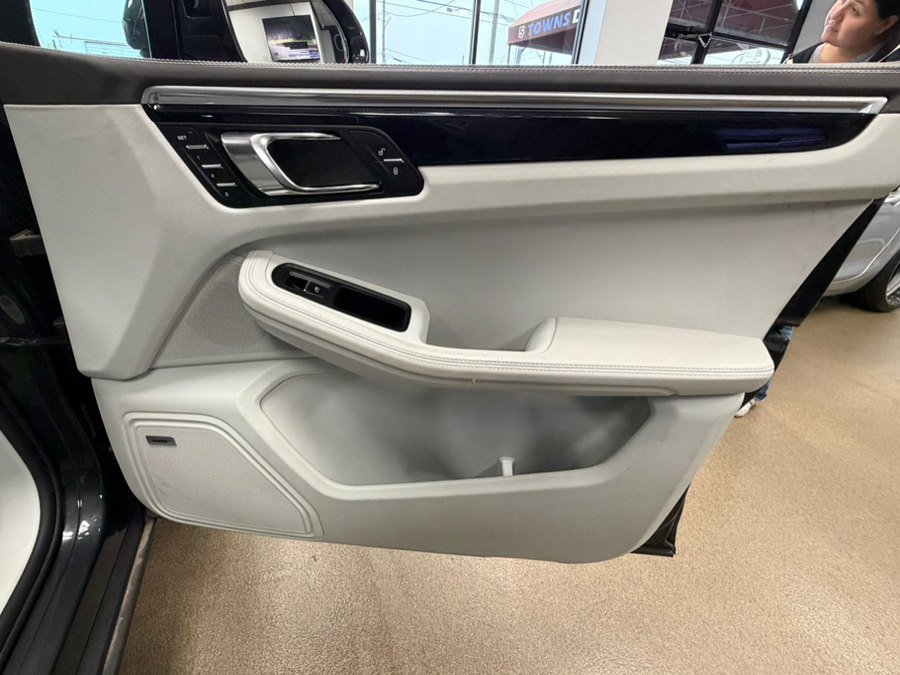 Used 2018 Porsche Macan S AWD/4WD image 41