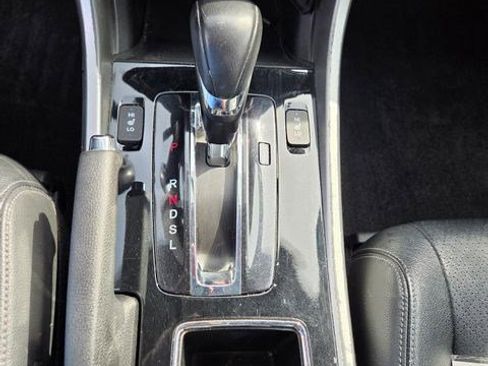 Used 2017 Honda Accord EX-L image 6