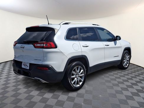 Used 2018 Jeep Cherokee Limited AWD/4WD image 6