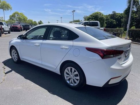 Used 2022 Hyundai Accent SE FWD image 4