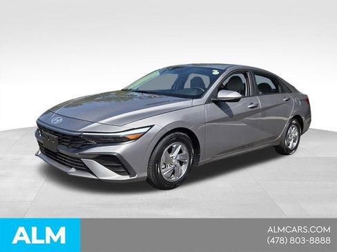 Used 2024 Hyundai Elantra SE FWD image 1