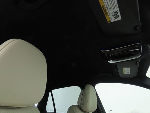 Certified 2025 Mercedes-Benz GLC 300 image 19