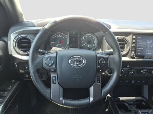 Used 2020 Toyota Tacoma TRD Sport w/ Technology Package AWD/4WD image 8