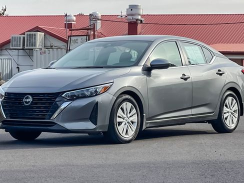 Used 2024 Nissan Sentra S image 9