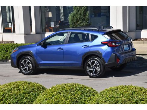 Used 2025 Subaru Crosstrek 2.0i Premium image 7