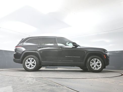 Used 2023 Jeep Grand Cherokee Limited AWD/4WD image 51