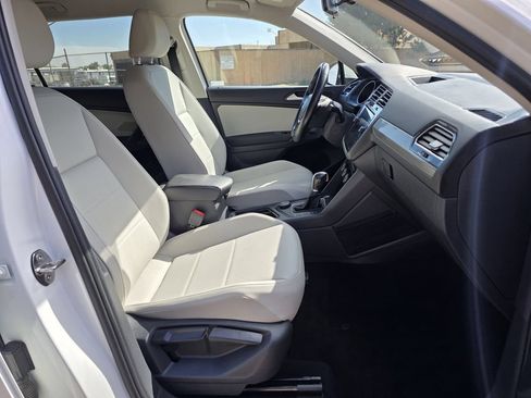 Used 2019 Volkswagen Tiguan SE AWD/4WD image 22