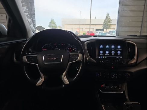 Used 2018 GMC Terrain SLE w/ Driver Convenience Package image 16