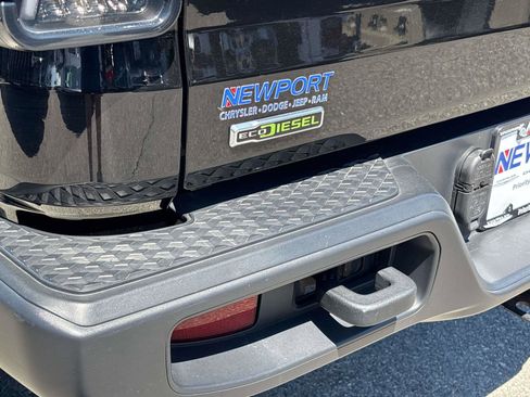 Used 2021 Jeep Gladiator Overland w/ Popular Equipment Package AWD/4WD image 9