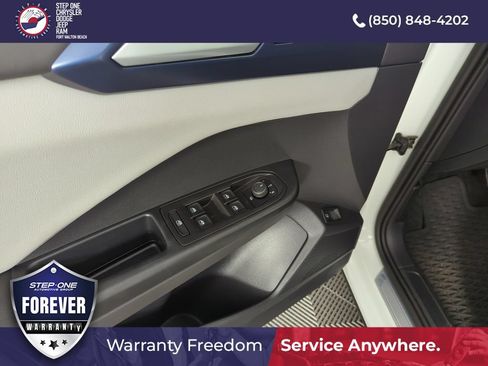 Used 2022 Volkswagen Taos SE FWD image 18
