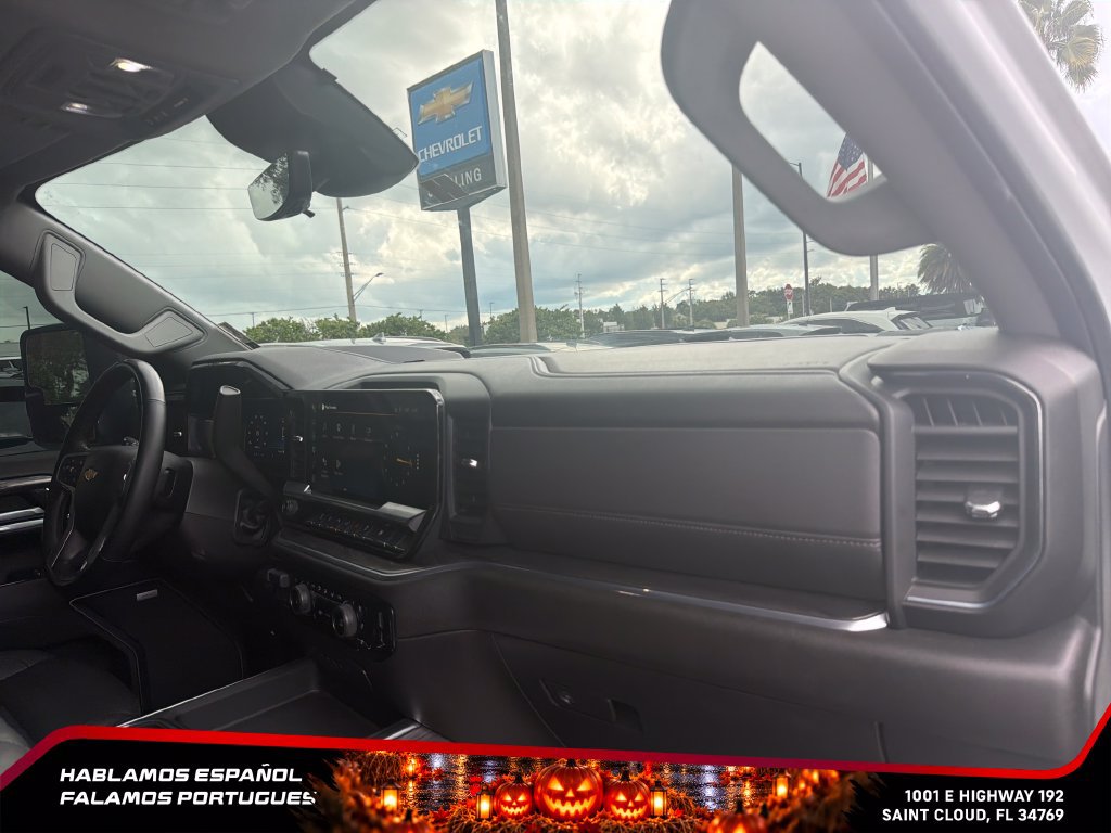 Used 2025 Chevrolet Silverado 2500 LTZ w/ LTZ Premium Package AWD/4WD image 31
