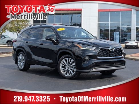 Certified 2025 Toyota Highlander Platinum AWD/4WD image 1
